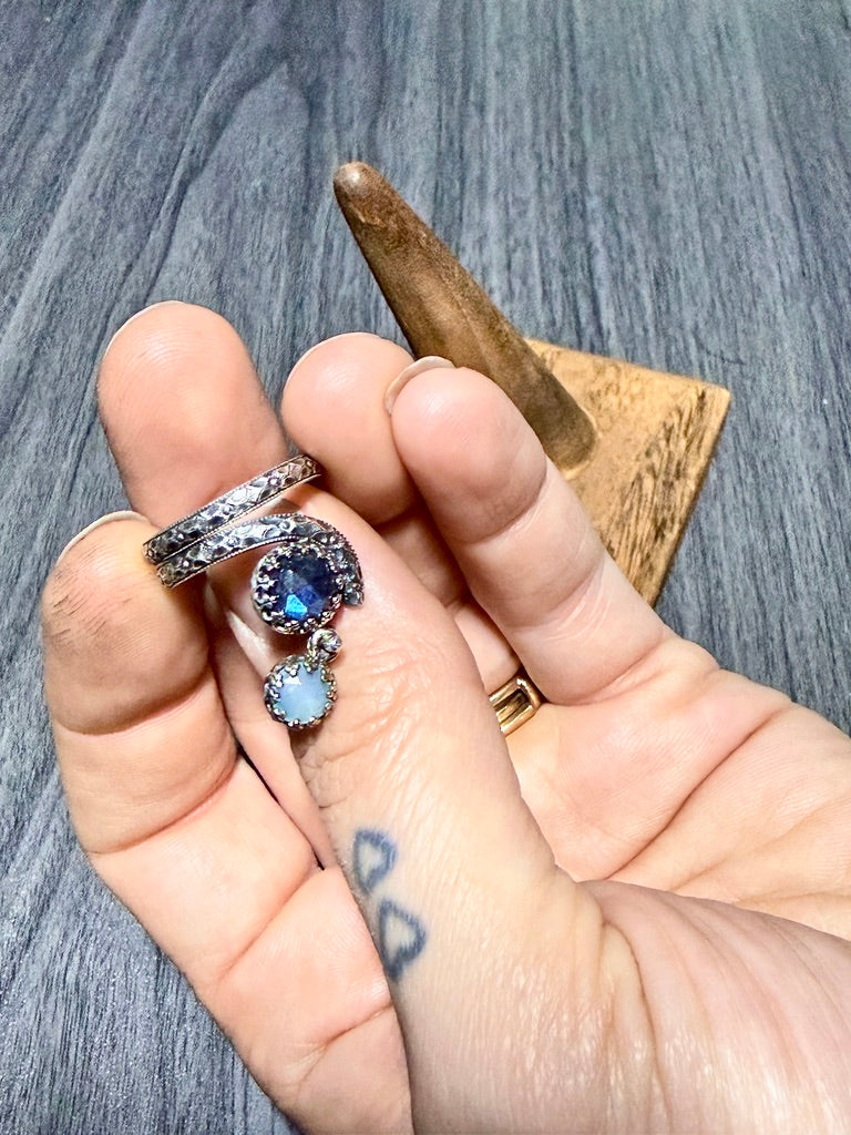 Articulated Labradorite & Chalcedony Bypass Ring with Intricate Band