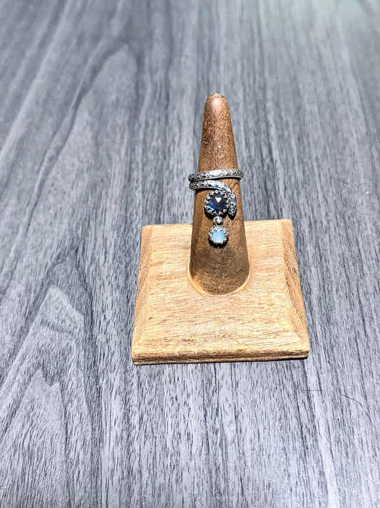 Articulated Labradorite & Chalcedony Bypass Ring with Intricate Band