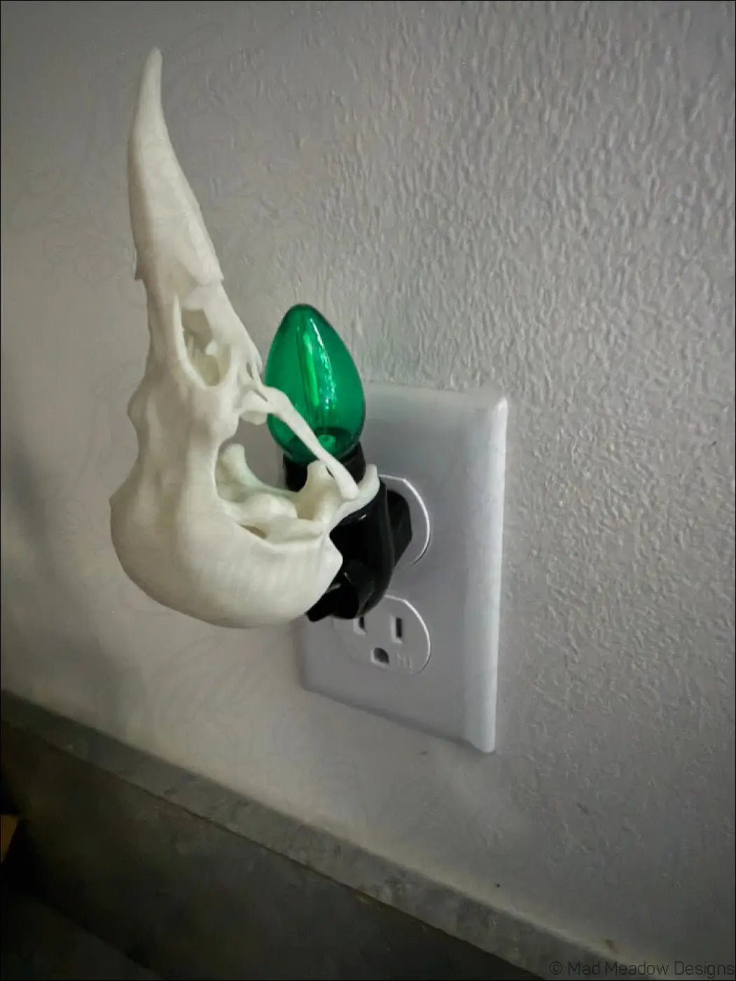 White Bird Skull Wall Night Light - Light 3DP Wall Plug
