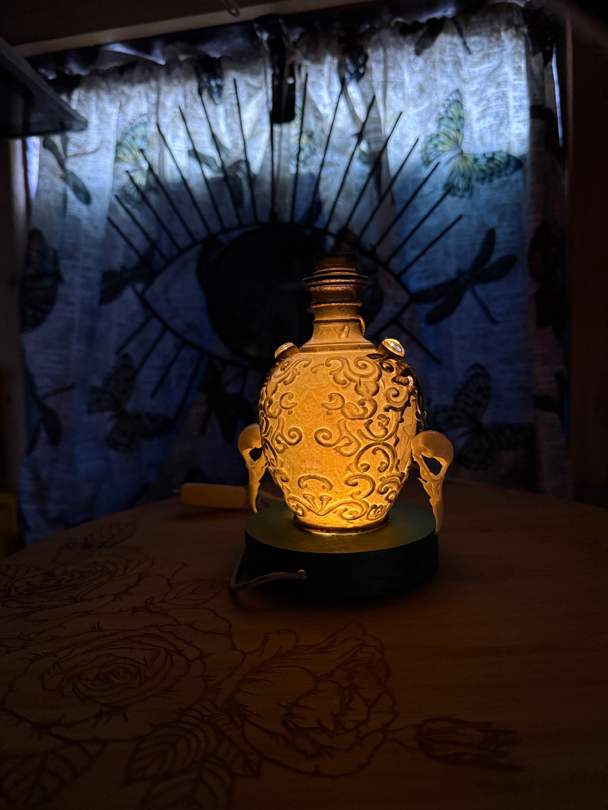 Potion Bottle Table Light w/ Bird Skulls