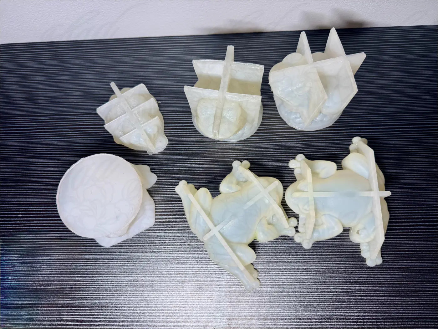 6Pcs Frog Toad Resin Silicone Mold Bundle Animal Epoxy Resin Casting Palm Size - Used Destash - Destash Supplies