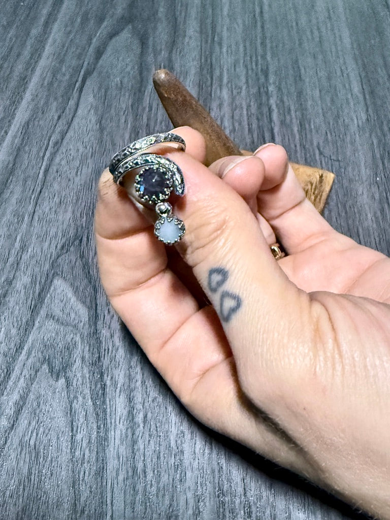 Articulated Labradorite & Chalcedony Bypass Ring with Intricate Band