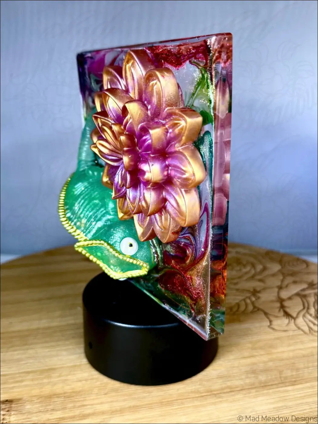 Glowing Chameleon and Vibrant Fuscia and Gold Flower RGB Color Change Night Light - Light