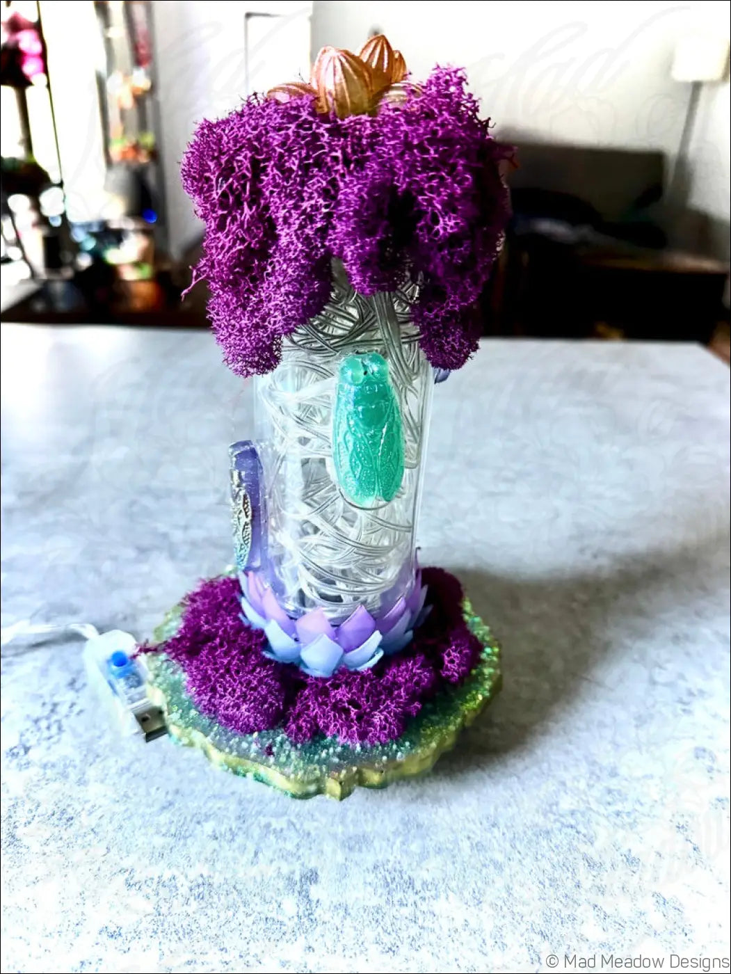 Clear glass lamp with purple moss top and base featuring green jade resin cicadas pendant and white usb light