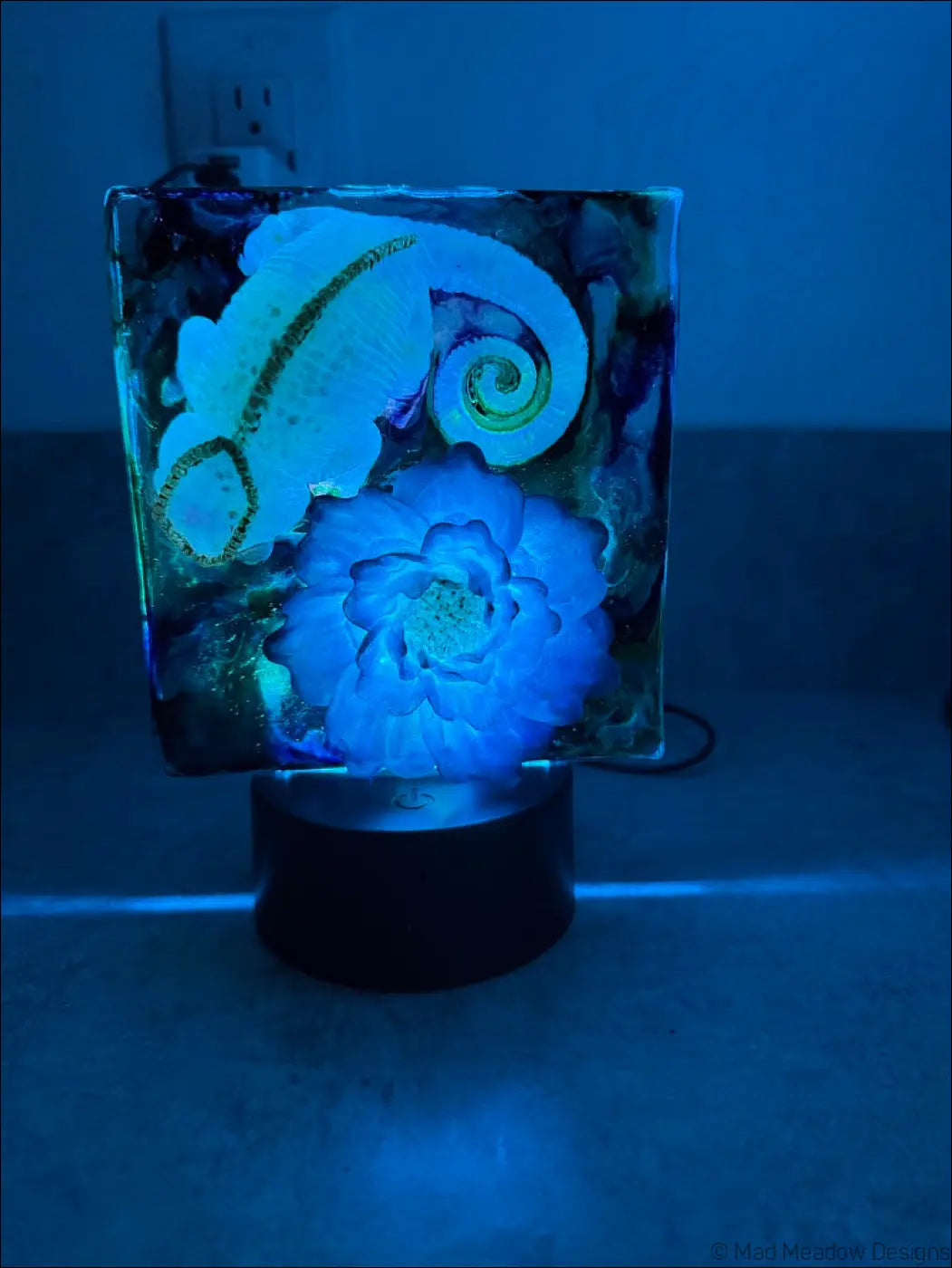 Whimsical Glowing Chameleon and Blue Flower RGB Color Change Night Light - Light
