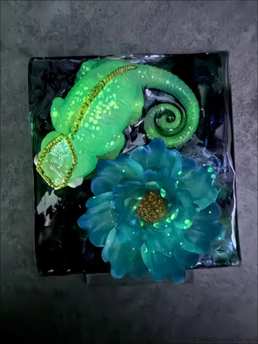 Whimsical Glowing Chameleon and Blue Flower RGB Color Change Night Light - Light